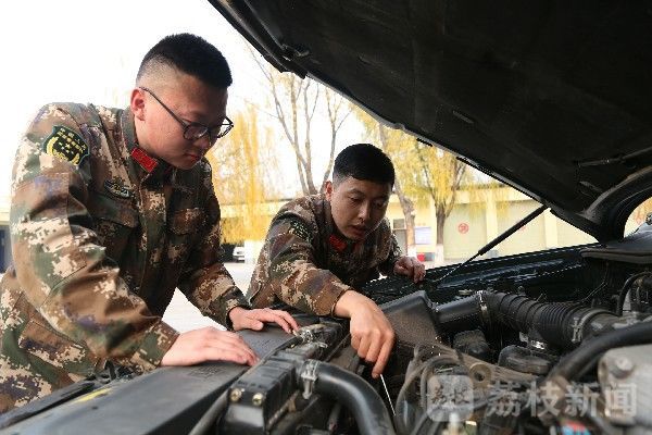 传帮带|让技能复制，军营老兵悉心“传、帮、带”！|荔枝军事