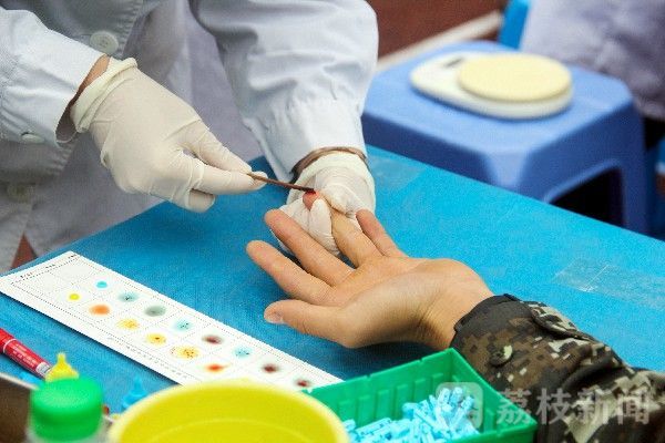 献血|武警官兵无偿献血传爱心|荔枝军事