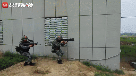 城镇|实打实战！第71集团军某合成旅展开城镇作战实兵对抗演练|荔枝军事