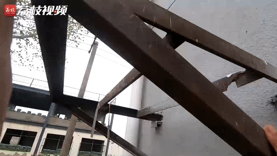 城镇|实打实战！第71集团军某合成旅展开城镇作战实兵对抗演练|荔枝军事