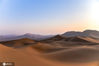 2020年10月21号，巴丹吉林沙漠的日出。来源：IC photo 耿伟超/IC photo
