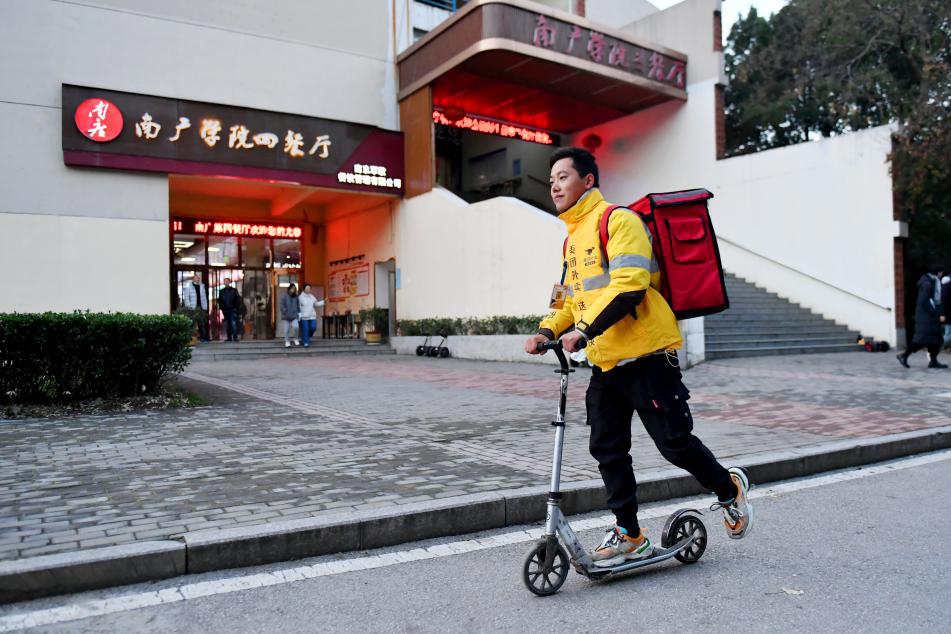 澳门人威尼斯校园食堂与外卖平台联手 打通校园餐饮的“最后一百米”(图2)