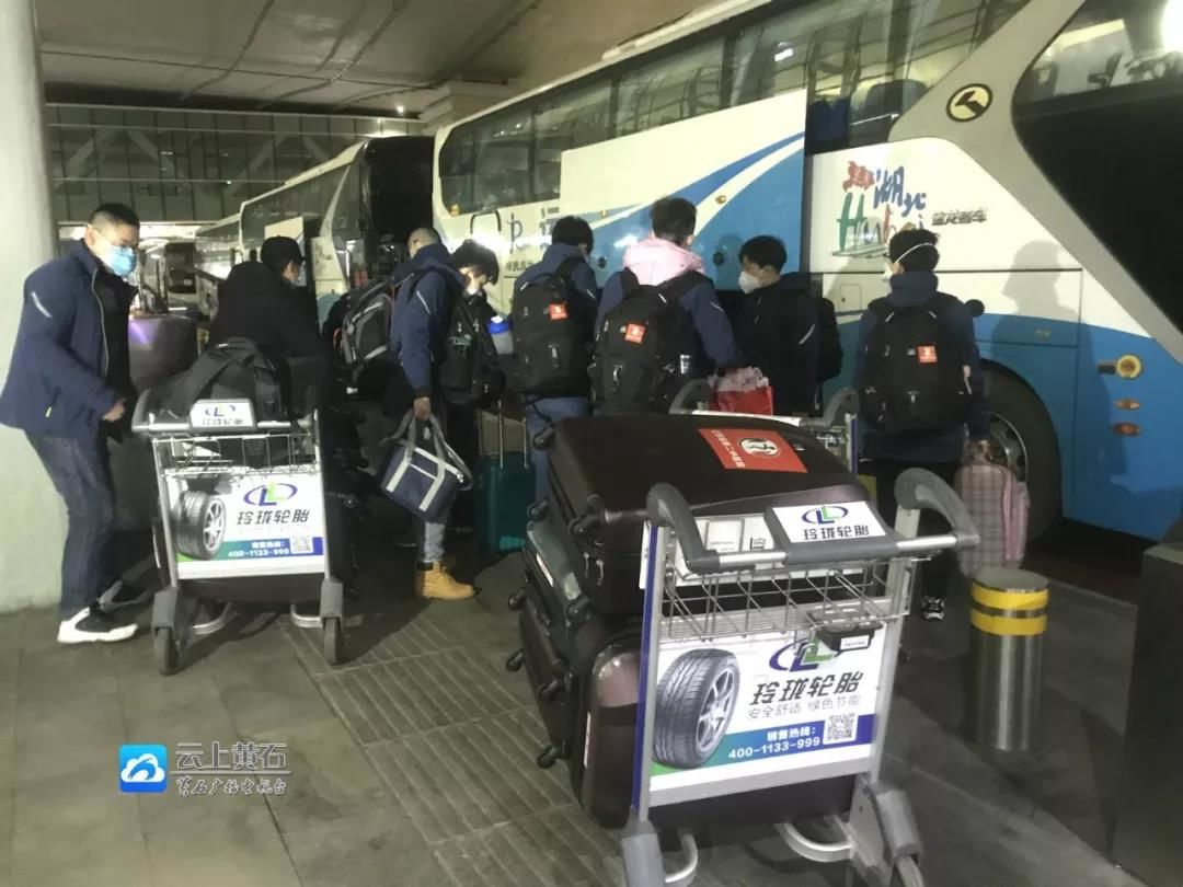 江苏哥倾情相助，黄石妹英雄般接，网友点赞兄妹情“援”