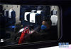 2月17日，在成都东站，外出务工人员等待发车。 当日，四川首趟定制务工人员返程专列在成都东站开出，来自四川各地的750余名外出务工人员乘坐G4391次动车组列车前往杭州。乘客进站统一测量体温，列车上“隔排隔座”，保障人员安全。 新华社记者 王曦 摄