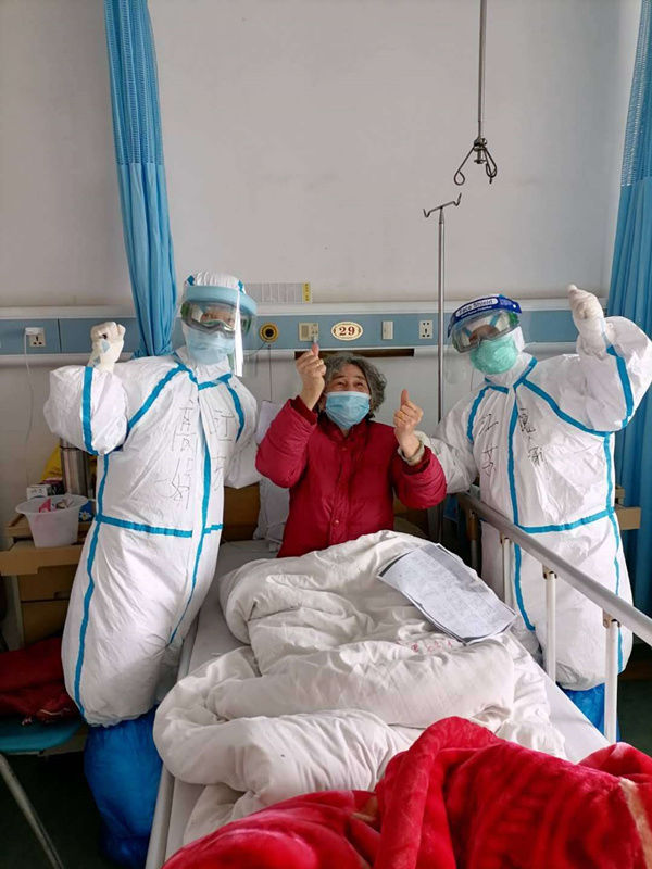 直通黄石丨“听话，要好好吃饭”……江苏医疗队3位专家合伙“扮