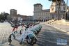 这是3月16日在意大利首都罗马拍摄的共享单车。 新华社记者 程婷婷 摄