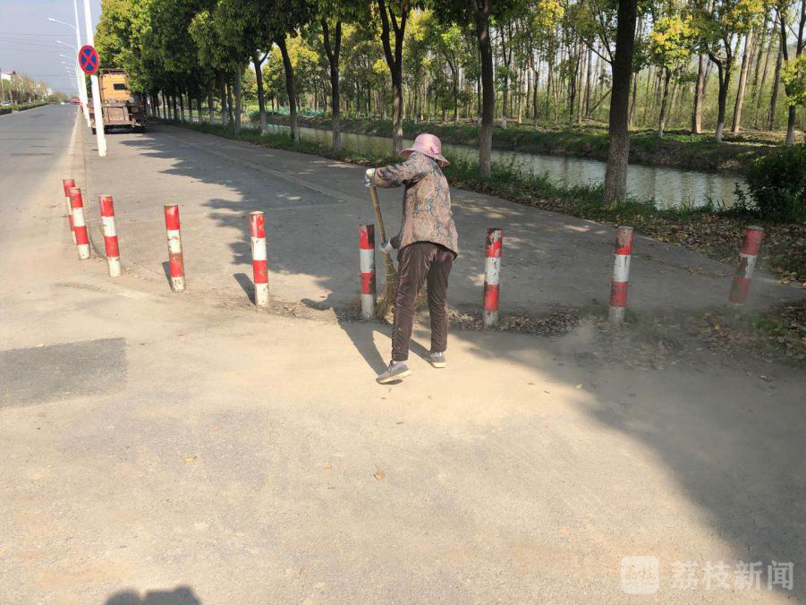 活动■兴隆村便民服务中心开展爱国卫生月志愿服务活动