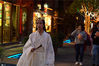 2020年4月28日，江苏南京老门东街区，身穿汉服的游客在景区内参观游玩。