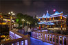 2020年5月17日，上海，豫园商城九曲桥夜景迷人醉，各色彩灯绚丽夺目，吸引游客。吕亮/IC photo
