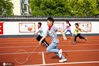 2020年5月27日，江苏省海安高新区田庄小学的学生们正在大课间快乐地玩着传统游戏“推铁环”。IC photo
