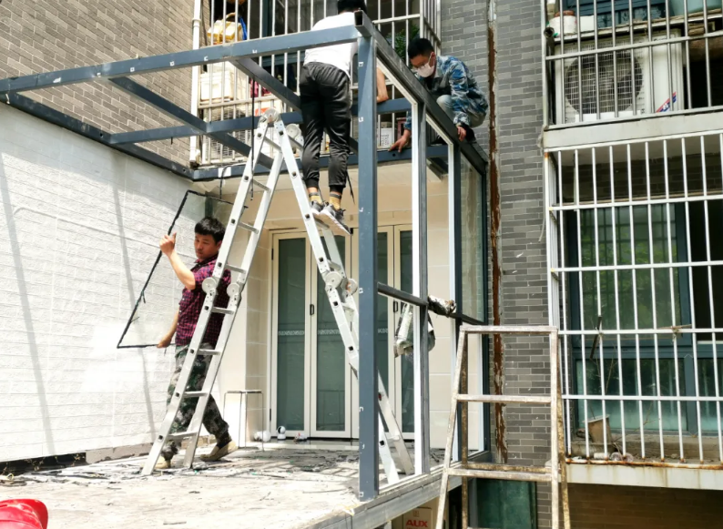 小区■五一不打烊！邳州这些小区违建拆了！