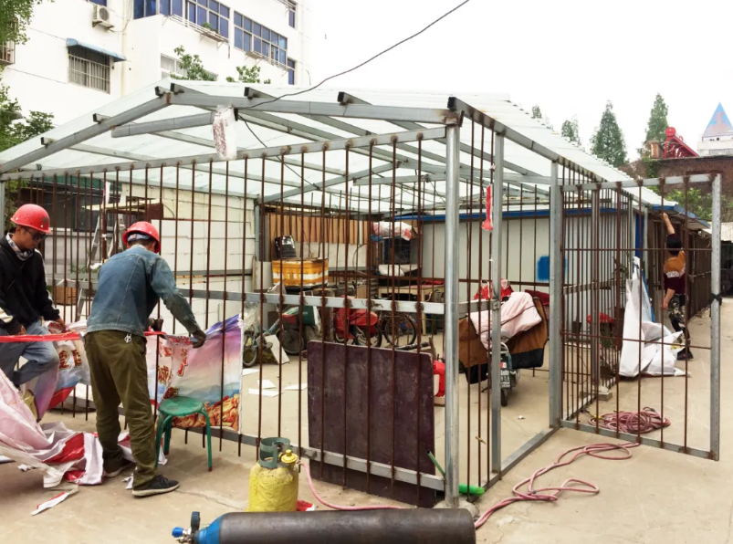 小区■五一不打烊！邳州这些小区违建拆了！