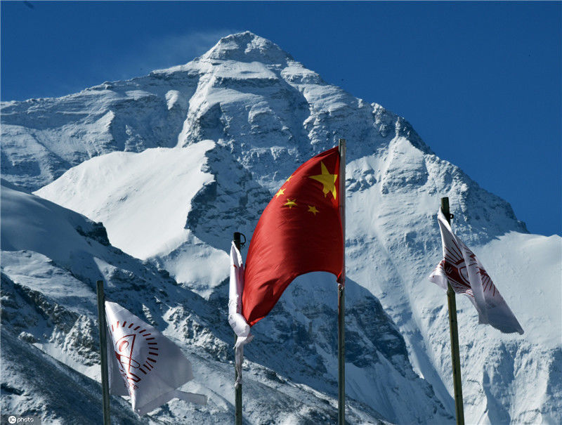 2020年登山季:探访珠穆朗玛峰登山大本营 各地登山爱好者聚集