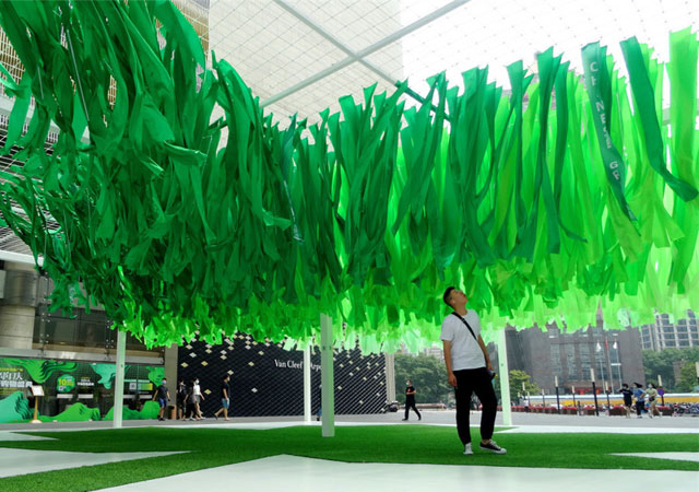 南京“中国绿 一叶梧桐”大型艺术装置春意盎然 让人赏心悦目