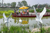 2020年6月26日，游客在江苏省连云港市赣榆区青口镇潜园游玩。
