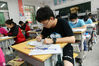 2020年6月27日，湖北省宜昌市秭归县第二高级中学的高三学生在教室复习备考。
