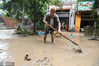 2020年6月22日，有水文记录以来最大洪水通过重庆市綦江区，今天（23日），綦江河水位已显著回落。此轮洪水过境，綦江区无一人因洪水伤亡。
今天上午10时，记者在现场看到，河水已经退到河岸以下，昨天被淹的两岸的滨江马路已经全部露出，当地市民正在组织自救，收拾自家房屋。
