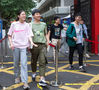 2020年7月9日，在南京市第九中学考点，考生们走出考场。当日下午，2020年江苏高考进行了化学、生物、政治、地理最后4门选测科目的考试，16时40分，全省高考结束。
