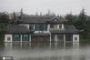 2020年7月11日，眼下正值主汛期，长江上游来水持续迅猛，江苏南京早上7点持续到现在的大雨不止。南京市防指水情监测数据显示，当天11时，长江下关站水位9.72米，超警戒水位1.02米。徐福庚/IC photo　