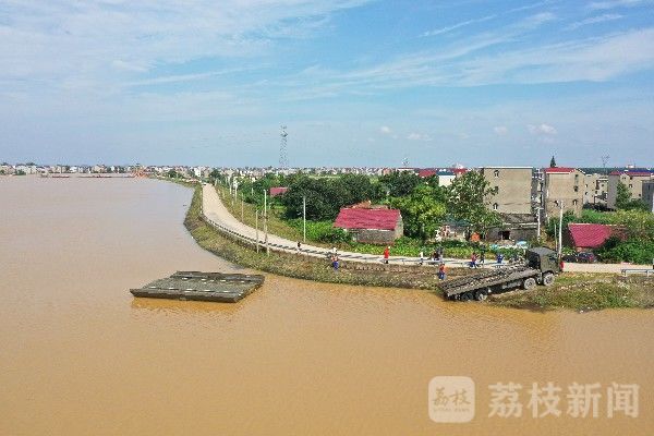 决口|江西鄱阳昌洲乡中洲圩决口封堵加速推进|荔枝军事