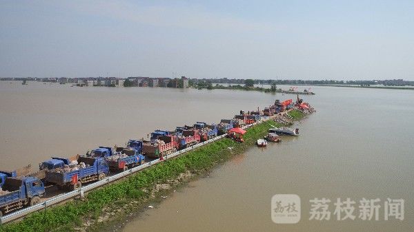 决口|江西鄱阳昌洲乡中洲圩决口封堵加速推进|荔枝军事