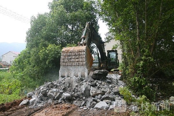 溃口|湖北阳新多处发生溃口,武警官兵紧急驰援|荔枝军事