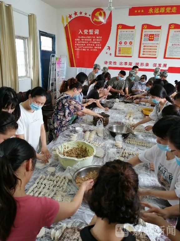 抗洪|抗洪一线：当女教师遇上抗洪兵哥哥|荔枝军事