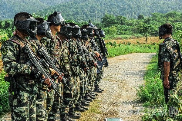 山林|武警湖南总队永州片区特战分队 开展山林地捕歼综合演练|荔枝军事