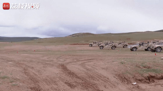 炮兵|第77集团军某旅开展高原炮兵防空兵跨昼夜实弹射击|荔枝军事