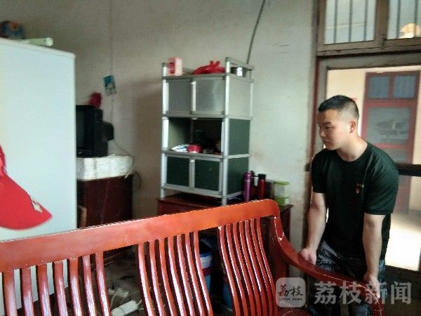 抗洪|休假遇洪魔，武警战士化身抗洪勇士|荔枝军事