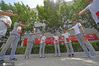 6月8日，在距离高考不到一个月时间，天津一中滨海学校 240 名学子通过18岁成人礼的形式为自己迎接高考加油鼓劲。图为高三学子们喊出班级口号为高考助威打气。李可/IC photo
