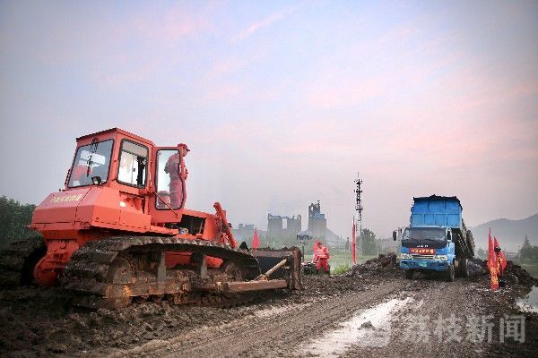 缺口|中国安能凌晨驰援,处置巢湖市伍贾圩低洼段缺口|荔枝军事