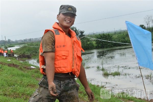 大堤|大堤上那些动人瞬间,爱了!|荔枝军事