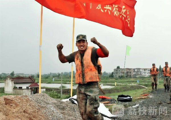 大堤|大堤上那些动人瞬间,爱了!|荔枝军事