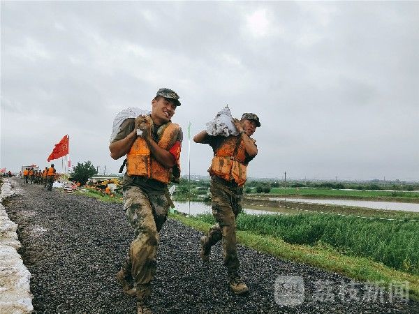 大堤|大堤上那些动人瞬间,爱了!|荔枝军事