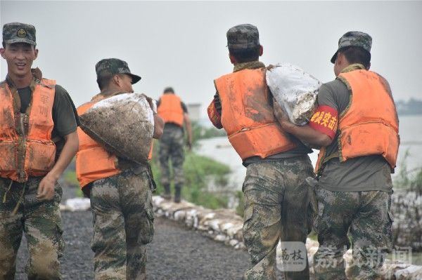 大堤|大堤上那些动人瞬间,爱了!|荔枝军事