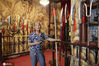 周城古兵器展览馆展出1500多件古兵器。