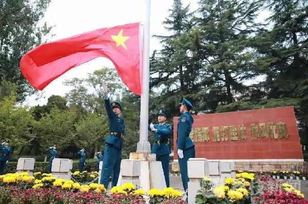 军校|十所军校学员重温入伍誓词，铮铮誓言响彻云霄|荔枝军事