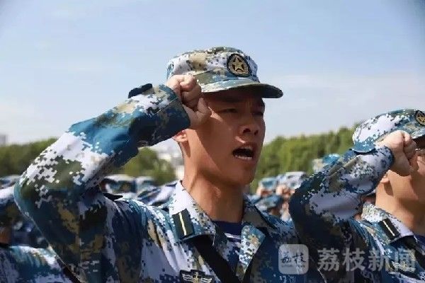 军校|十所军校学员重温入伍誓词，铮铮誓言响彻云霄|荔枝军事
