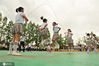 2020年7月3日，徐州市睢宁县庆安镇骑路小学的学生利用大课间，参加花式跳绳阳光体育运动。