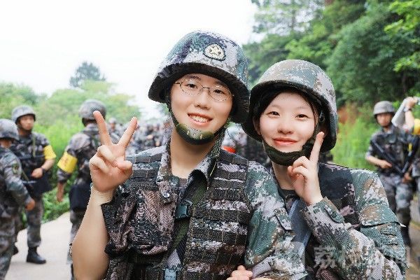 高考|燃哭！高考学子来看军校兵哥兵姐送给你们的祝福！|荔枝军事