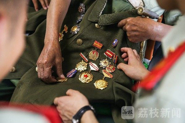 官兵|精彩纷呈！多地军民共庆“八一”|荔枝军事