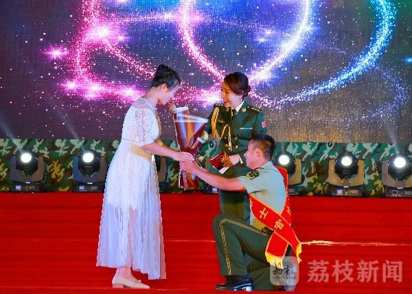 今夜|今夜的聚光灯为你照亮|荔枝军事