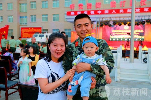 今夜|今夜的聚光灯为你照亮|荔枝军事