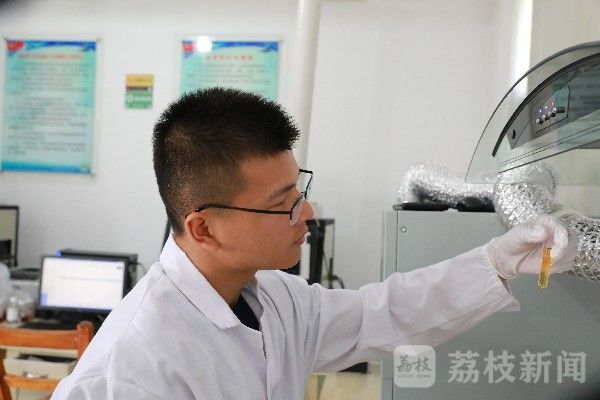 战鹰|战鹰“专属”，点赞这群追梦的修理兵|荔枝军事