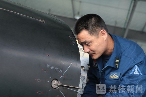 战鹰|战鹰“专属”，点赞这群追梦的修理兵|荔枝军事