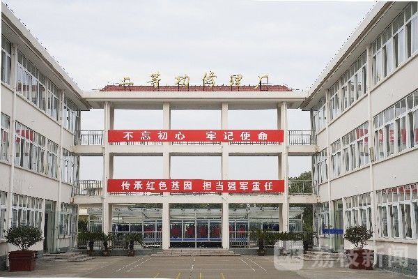 战鹰|战鹰“专属”，点赞这群追梦的修理兵|荔枝军事