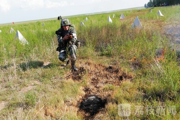 战场|战斗卫生员“战场出击”|荔枝军事