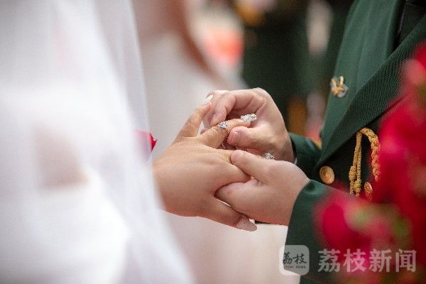 今朝|爱在军营 情定今朝|荔枝军事