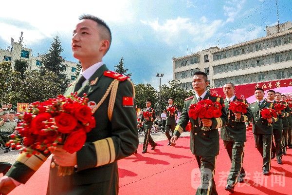 今朝|爱在军营 情定今朝|荔枝军事